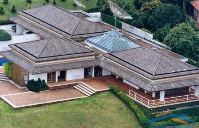 Maravilhosa casa térrea com 1300m²área construída na serra da  cantareira.