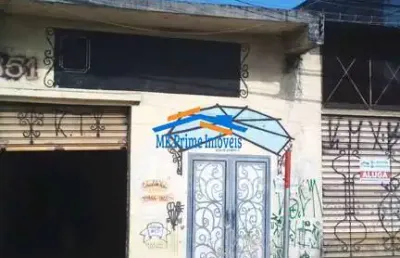 Salão comercial de esquina à venda – localização estratégica.