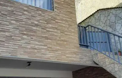 Casa assobradada em excelente estado de conservação. osasco