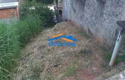 Terreno 265m² c/ 2 casas; 2 entradas; bom p/ construtor • proximo a estação