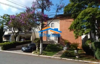 Excelente casa em condomínio no alphaville 5 sendo 5 quartos e 4 vagas.