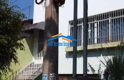 Excelente sobrado com 3 dormitórios sendo 1 suíte e 3 vagas de garagem.