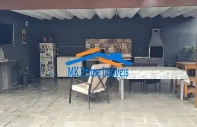 Ótimo imóvel casa térrea com 3 dormitórios, e 4 vagas de garagem.