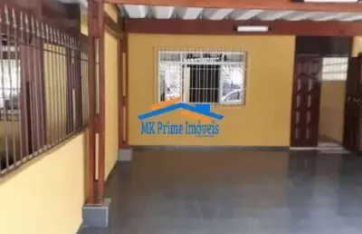 Excelente sobrado com 3 dormitórios com armários sendo 1 suíte e 3 vagas.