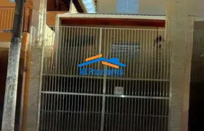 Ótimo sobrado com 2 dormitórios e 2 vagas de garagem.