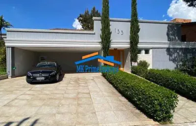 Casa à venda e p/ locação no residencial 5 em alphaville, 4 suítes e 4 vgs.