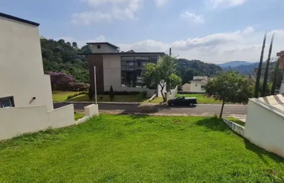 Terreno em aclive 364m² no condomínio valville 2 - santana de parnaíba.
