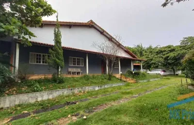 Chácara 5.800 m², 05 residências e 02 salões comercial - prox. ao centro.