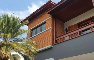 Casa ( semi )térrea a venda no res. 10 - alphaville.