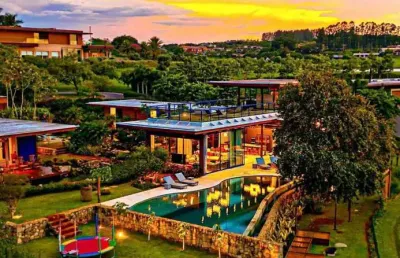 Casa inspirada em bali com vista p/ lago, campo de golfe, fazenda boa vista
