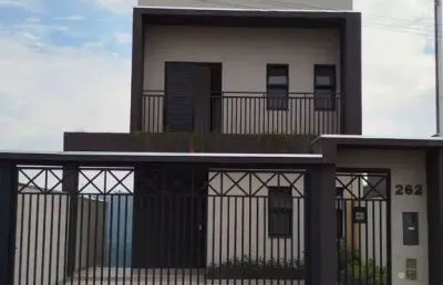 Casa com arquitetura diferenciada e vista livre em cajamar