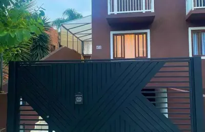 Sobrado espaçoso com 160m² em cotia altura do km 30.