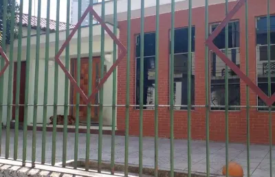 Sobrado com 3 dormitórios sendo 1 suíte no adalgisa.