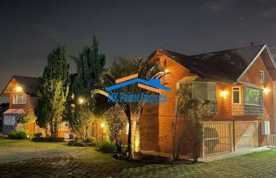 Casa em condomínio 8400m²  com 1100m² área construída em vinhedo.