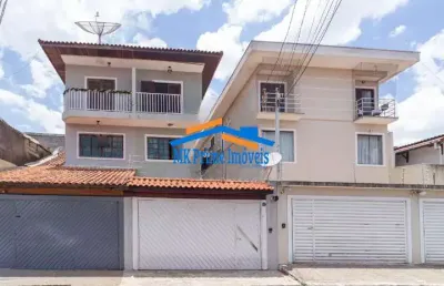 Excelente sobrado com 3 dormitórios sendo suíte com sacada e 3 vagas.