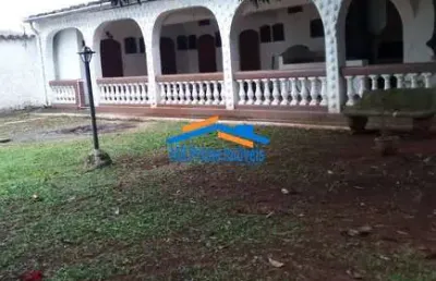 Excelente casa 6 dormitórios sendo 1 suíte com piscina - 2000m² de terreno