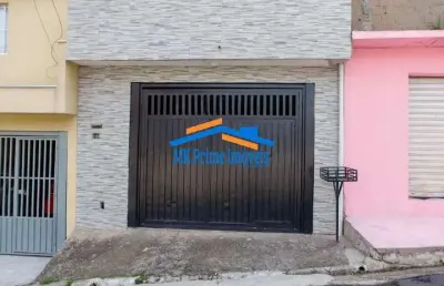 Excelente sobrado com 3 dormitórios sendo 1 suíte e 2 vagas de garagem.