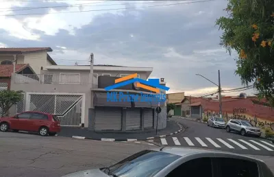 Ótimo salão comercial e uma casa residencial com 2 vagas de garagem.
