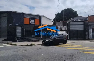 Imperdível: imóvel para investidor com 2 salões e 2 casas residenciais.