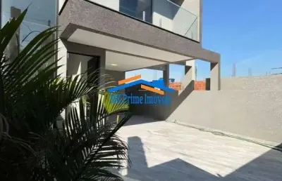 Casa moderna com 3 dormitórios e área gourmet – conforto e sofisticado.