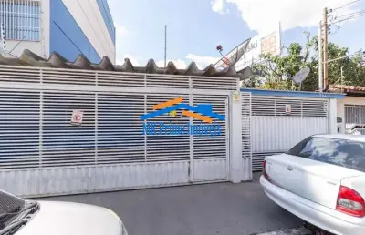 Casa térrea no piratininga com 3 quartos sendo e 4 vagas de garagem.