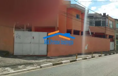 Oportunidade de investimento: 2 casas + edícula e vagas alugadas.