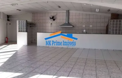 Oportunidade imperdível: salões comerciais em 3 andares.