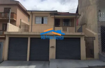 Excelente casa com 313m² e edícula - próxima às principais rodovias.