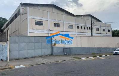 Excelente galpão com 5.200m² de terreno e 3.000m² de área construída.