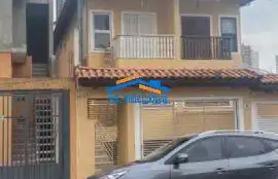 Lindo sobrado na vila yara com 03 dormitórios 1 suíte e espaçosa garagem.