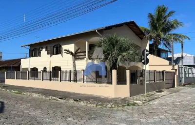 Casa com 6 quartos para alugar na Rua Rio Branco, 984, Balneário Enseada, São Francisco do Sul
