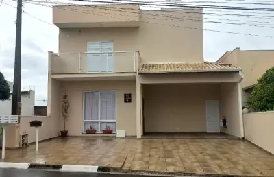 Lindo sobrado de  247m² à venda no excelente  condomínio  jardim sartorelli  em boituva- sp.