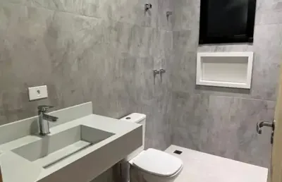 Lindo sobrado com 03 dormitórios  sendo 3 suíte e  05 banheiros à venda, 170 m²  no bairro independência  em são bernardo do campo - sp