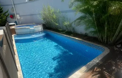 Lindo sobrado com 03 dormitórios  sendo 03 suítes e 06 banheiros à venda,  300m² de área construída, com terreno de 376m2   no bairro parque dos pássaros em são bernardo do campo - sp