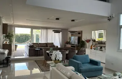Lindo sobrado de 455m²  de área construída, e terreno de 550m², com muito verde no condomínio portal das estrelas em boituva - sp.