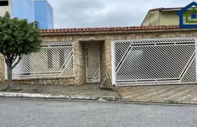 Linda casa térrea com 04 dormitórios sendo 03 suítes, à venda com 298m² de área construída , no bairro parque dos pássaros em são bernardo do campo - sp