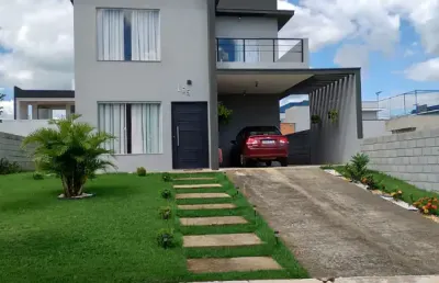 Lindo sobrado de 208m2, e terreno 420m2, em condomínio fechado solares resort em boituva- sp.