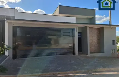 Linda casa térrea de 167m² de área construída, e terreno de 250m², no bairro portal ville jardins em boituva- sp.