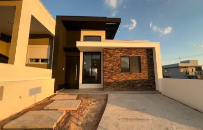 Linda casa térrea de 120m² de área construída e terreno de 155m², à venda no excelente condomínio fechado horto florestal villagio em sorocaba - sp