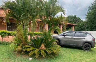 Linda chácara de 1.000m2 de terreno, com  185m2 de área construída, com muito verde  em tatuí - sp.