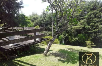 Casa maravilhosa, com 03 dormitórios, sendo 01 suíte,05 banheiros, garagem para 06 carros, piscina, churrasqueira, área de serviço. cozinha, deposito,