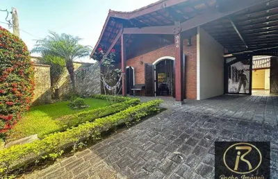 Casa maravilhosa à venda  10 minutos da praia!   oportunidade imperdível!    03 dormitórios (sendo 01 suíte)  edícula nos fundos com banheiro  casa to