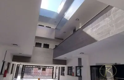 Apartamento confortável e muito bem localizado, ideal para quem deseja morar perto da praia com praticidade e comodidade. o imóvel conta com 2 dormitó