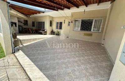 Casa com 4 quartos à venda na Rua Luiz Foggiatto, 586, Orleans, Curitiba