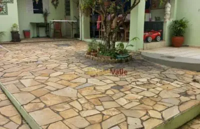 Casa com 3 dormitórios à venda, 198 m² por r$ 700.000,00 - vila jaboticabeira - taubaté/sp