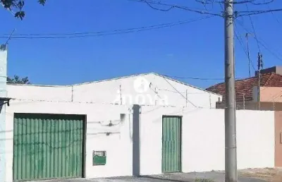 Casa à venda, 4 quartos, 2 vagas, abadia - uberaba/mg