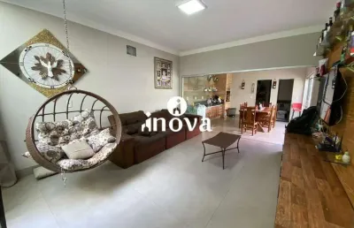 Casa com 2 quartos à venda no Jardim Espanha, Uberaba 