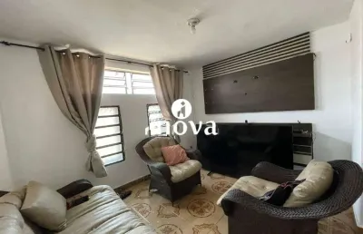 Apartamento com 3 quartos à venda no São Benedito, Uberaba 