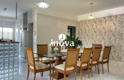 Casa com 4 quartos à venda no Jardim São Bento, Uberaba 