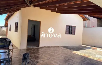 Casa com 3 quartos à venda no Pacaembu, Uberaba 